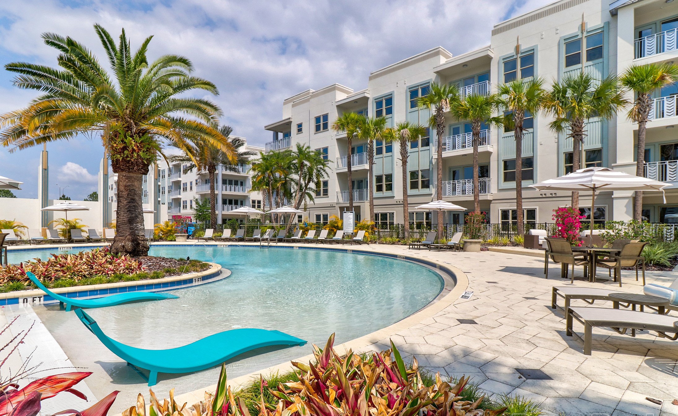 Zero entry pool with in water lounge chairs